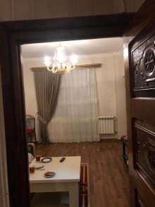 Satılır Köhnə Tikili, Nəsimi.r, 3-cü mikrorayon, Memar Əcəmi.m-4