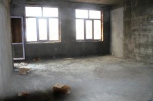 Satılır Yeni Tikili, Nəsimi.r-9