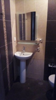 Satılır Yeni Tikili, Nəsimi.r-11