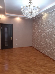 Satılır Yeni Tikili, Binəqədi.r, 9-cu mikrorayon, Azadlıq.m-4
