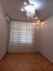 Satılır Yeni Tikili, Binəqədi.r, 9-cu mikrorayon, Azadlıq.m-6