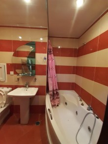 Satılır Yeni Tikili, Binəqədi.r, 9-cu mikrorayon, Azadlıq.m-11