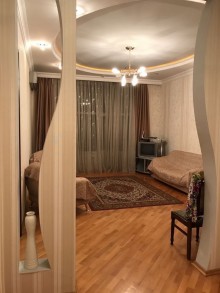 Satılır Köhnə Tikili, Səbail.r, Sahil.m-4