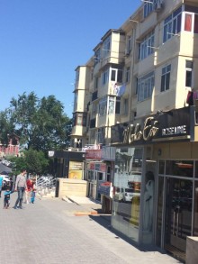 Satılır Köhnə Tikili, Nəsimi.r, 3-cü mikrorayon, Memar Əcəmi.m-1
