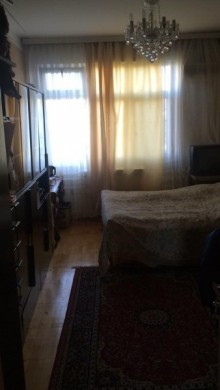 Satılır Köhnə Tikili, Nəsimi.r, 3-cü mikrorayon, Memar Əcəmi.m-5