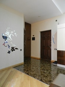 Satılır Yeni Tikili, Binəqədi.r, 7-ci mikrorayon-8
