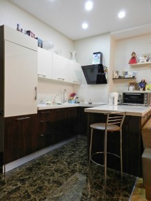 Satılır Yeni Tikili, Binəqədi.r, 7-ci mikrorayon-9