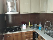 Satılır Köhnə Tikili, Nəsimi.r, 28 May.m-11