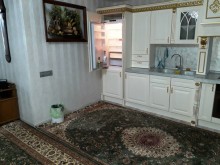 Satılır Köhnə Tikili, Səbail.r, 28 May.m-10