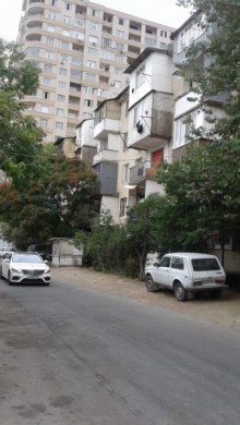 Satılır Köhnə Tikili, Yasamal.r-1