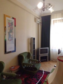 Satılır Köhnə Tikili, Səbail.r, Sahil.m-7