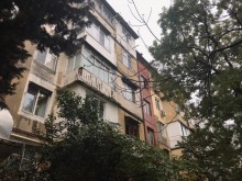 Satılır Köhnə Tikili, Nəsimi.r, 4-cü mikrorayon, Memar Əcəmi.m-1