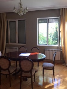 Satılır Köhnə Tikili, Nəsimi.r, 28 May.m-8