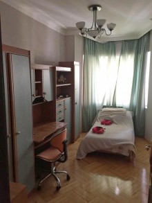 Satılır Köhnə Tikili, Nəsimi.r, 28 May.m-20