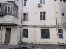 Satılır Köhnə Tikili, Nəsimi.r, 1-ci mikrorayon, 28 May.m-8