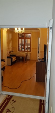 Satılır Köhnə Tikili, Sabunçu.r, Bakıxanov-8