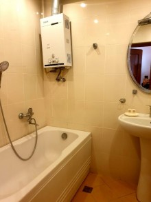 Satılır Köhnə Tikili, Sabunçu.r, Bakıxanov-4