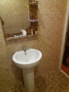Satılır Köhnə Tikili, Sabunçu.r, Bakıxanov-7