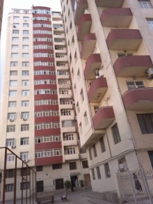 Satılır Yeni Tikili, Binəqədi.r, 8-ci mikrorayon, Gənclik.m-1