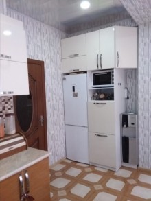 Satılır Yeni Tikili, Binəqədi.r, 8-ci mikrorayon, Gənclik.m-10