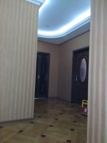 Satılır Yeni Tikili, Binəqədi.r, 8-ci mikrorayon, Gənclik.m-17