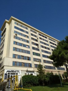 Satılır Köhnə Tikili, Binəqədi.r, 8-ci mikrorayon, Azadlıq.m-1