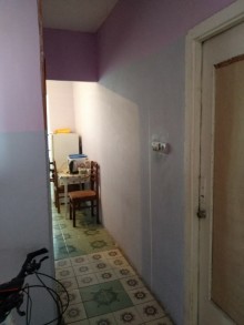 Satılır Köhnə Tikili, Binəqədi.r, 8-ci mikrorayon, Azadlıq.m-5