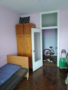 Satılır Köhnə Tikili, Binəqədi.r, 8-ci mikrorayon, Azadlıq.m-6