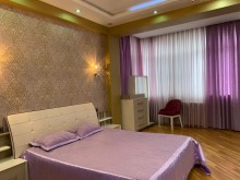 Satılır Yeni Tikili, Nərimanov.r-18
