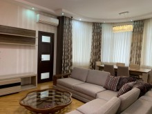 Satılır Yeni Tikili, Nərimanov.r-19