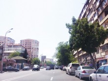 Satılır Köhnə Tikili, Binəqədi.r, 8-ci mikrorayon, Azadlıq.m-1