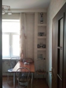 Satılır Köhnə Tikili, Nizami.r, Qara Qarayev.m-6