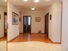 Satılır Yeni Tikili, Səbail.r, İçərişəhər.m-13