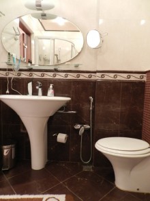 Satılır Yeni Tikili, Səbail.r, İçərişəhər.m-17
