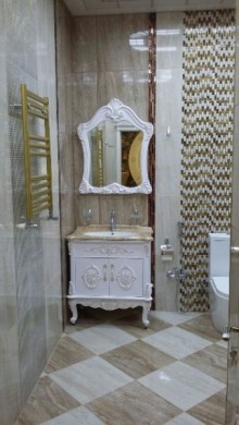 Satılır Həyət evi, Nizami.r, 8-ci kilometr, Qara Qarayev.m-7