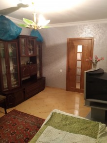 Satılır Köhnə Tikili, Xətai.r, Əhmədli, Əhmədli.m-13