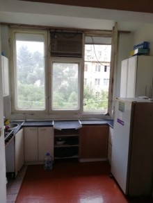 Satılır Köhnə Tikili, Nəsimi.r, 5-ci mikrorayon, Memar Əcəmi.m-9