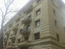 Satılır Köhnə Tikili, Sabunçu.r, Bakıxanov-1