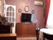 Satılır Köhnə Tikili, Nəsimi.r, 28 May.m-16