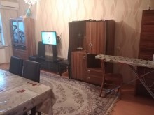 Satılır Köhnə Tikili, Nəsimi.r, 3-cü mikrorayon, Memar Əcəmi.m-1