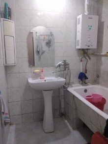 Satılır Köhnə Tikili, Nəsimi.r, 3-cü mikrorayon, Memar Əcəmi.m-6
