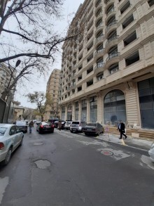 Satılır Yeni Tikili, Yasamal.r, İçərişəhər.m-1