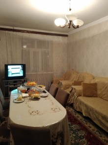 Satılır Köhnə Tikili, Xətai.r, Əhmədli, Əhmədli.m-1
