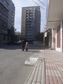 Satılır Köhnə Tikili, Binəqədi.r, 8-ci mikrorayon, Azadlıq.m-2