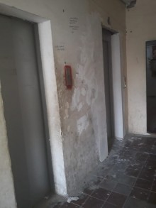 Satılır Köhnə Tikili, Binəqədi.r, 8-ci mikrorayon, Azadlıq.m-3