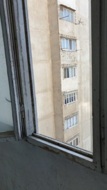 Satılır Köhnə Tikili, Binəqədi.r, 8-ci mikrorayon, Azadlıq.m-10