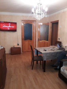 Satılır Köhnə Tikili, Yasamal.r, Yasamal, İnşaatçılar.m-8