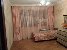 Satılır Köhnə Tikili, Sabunçu.r, Bakıxanov-11