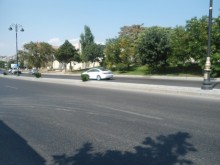 Satılır Torpaq, Yasamal.r-7