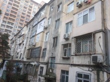 Satılır Köhnə Tikili, Nəsimi.r, 1-ci mikrorayon, Memar Əcəmi.m-1
